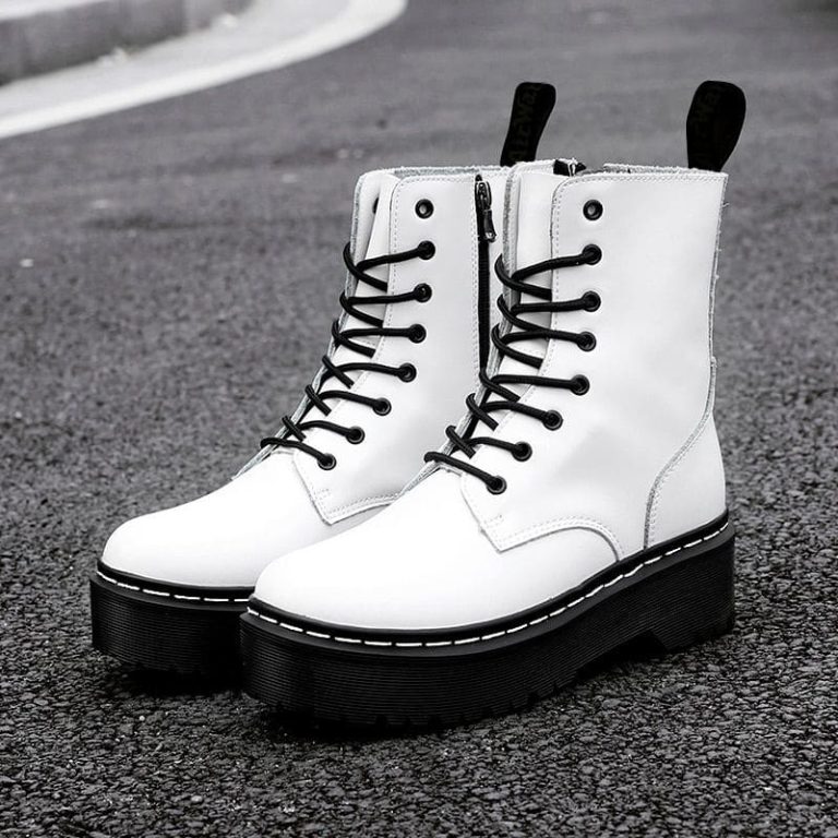 ¿Cómo limpiar botas de cuero blanco?